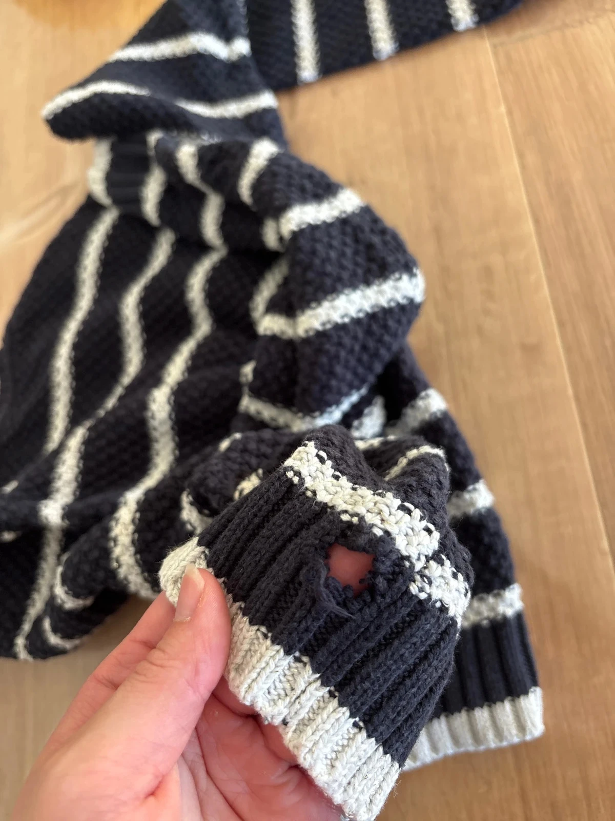 Navy blue and white FPC sweater size 10 years – photo 5
